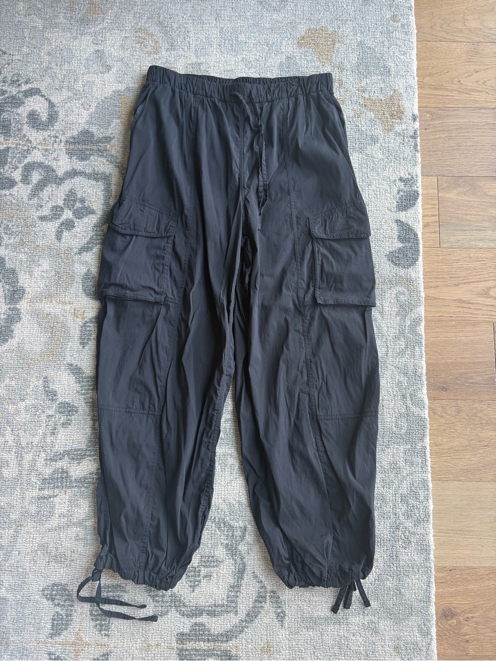 Lululemon Lightweight Adjustable Mid-Rise Cargo Pant